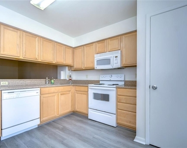 13937 Fletchers Mill Drive - Photo Thumbnail 10