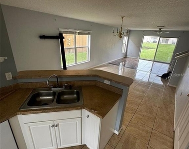 6913 Marble Fawn Place - Photo Thumbnail 12