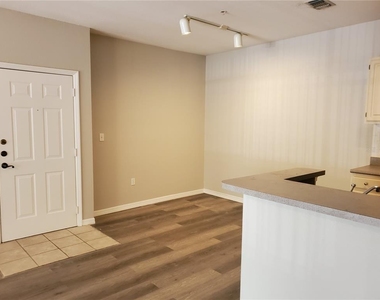 5807 Legacy Crescent Place - Photo Thumbnail 4