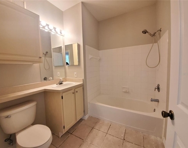 5807 Legacy Crescent Place - Photo Thumbnail 6