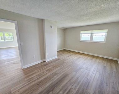 5900 Shore Boulevard S - Photo Thumbnail 15