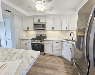 5900 Shore Boulevard S - Photo Thumbnail 2