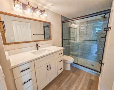 5900 Shore Boulevard S - Photo Thumbnail 17