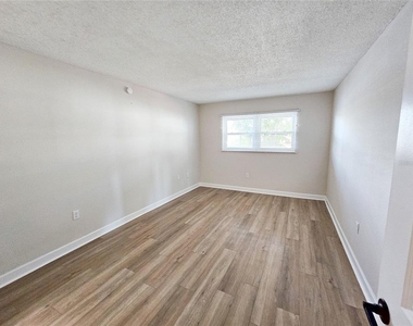 5900 Shore Boulevard S - Photo Thumbnail 23