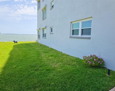 5900 Shore Boulevard S - Photo Thumbnail 13