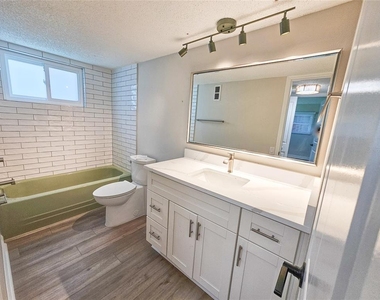 5900 Shore Boulevard S - Photo Thumbnail 21
