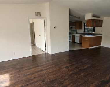 5165 Topeka Avenue - Photo Thumbnail 2