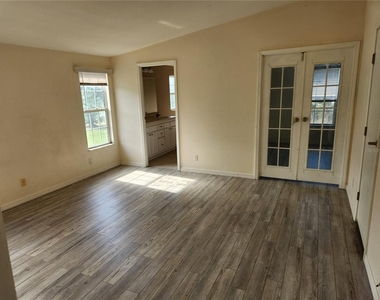 5165 Topeka Avenue - Photo Thumbnail 3