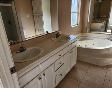 5165 Topeka Avenue - Photo Thumbnail 5