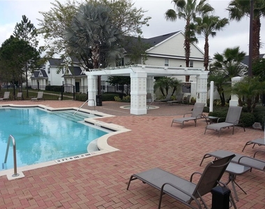 200 Southern Pecan Circle - Photo Thumbnail 7