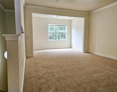 200 Southern Pecan Circle - Photo Thumbnail 2