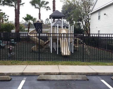 200 Southern Pecan Circle - Photo Thumbnail 3