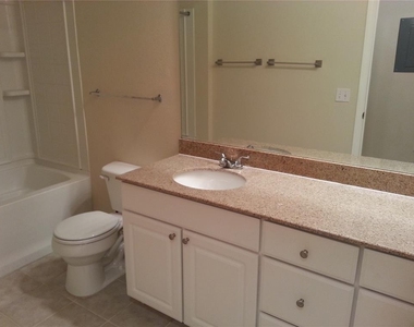 200 Southern Pecan Circle - Photo Thumbnail 18
