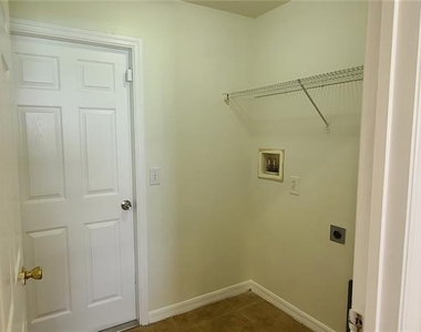 3109 Turnberry Boulevard - Photo Thumbnail 20
