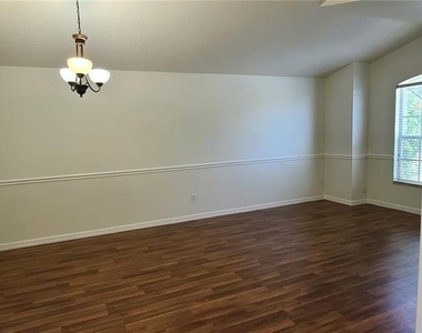 3109 Turnberry Boulevard - Photo Thumbnail 2
