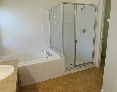 3109 Turnberry Boulevard - Photo Thumbnail 13