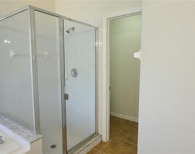 3109 Turnberry Boulevard - Photo Thumbnail 14