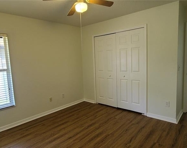 3109 Turnberry Boulevard - Photo Thumbnail 16