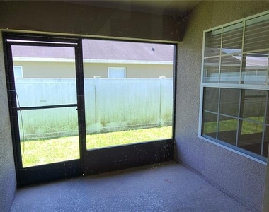 3109 Turnberry Boulevard - Photo Thumbnail 8