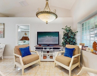 411 Mallard Way - Photo Thumbnail 1