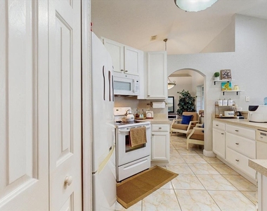 411 Mallard Way - Photo Thumbnail 3