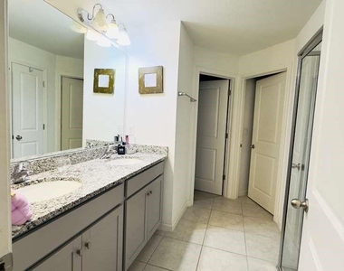 3473 Yarian Drive - Photo Thumbnail 2
