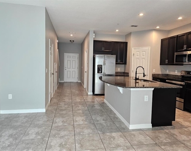 10548 Salt Grove St - Photo Thumbnail 2