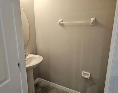 10548 Salt Grove St - Photo Thumbnail 6