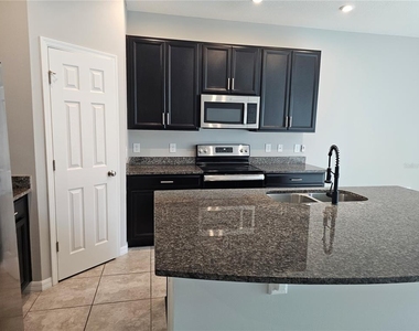 10548 Salt Grove St - Photo Thumbnail 3
