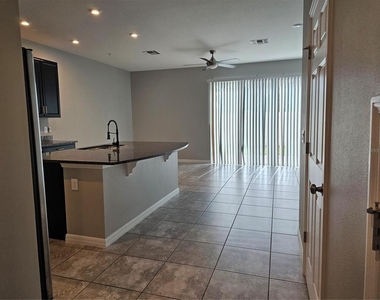 10548 Salt Grove St - Photo Thumbnail 4