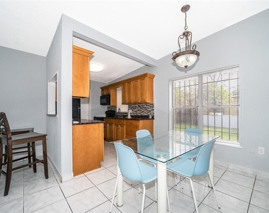 1213 Lawne Boulevard - Photo Thumbnail 2