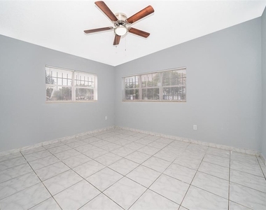 1213 Lawne Boulevard - Photo Thumbnail 12