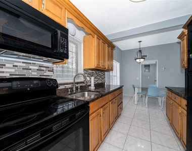 1213 Lawne Boulevard - Photo Thumbnail 9