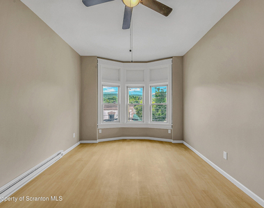 380 Scott Street - Photo Thumbnail 16