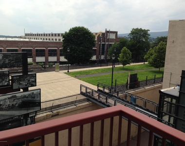 529 Bogart Place - Photo Thumbnail 12