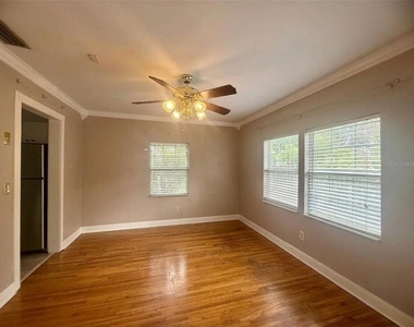 702 Avenue H Ne - Photo Thumbnail 11