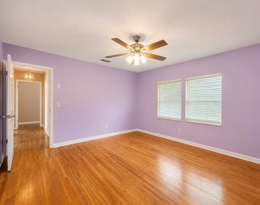702 Avenue H Ne - Photo Thumbnail 2