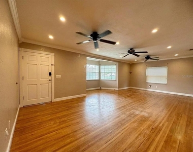 702 Avenue H Ne - Photo Thumbnail 5