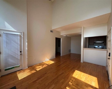 2050 San Marcos Drive Se - Photo Thumbnail 4