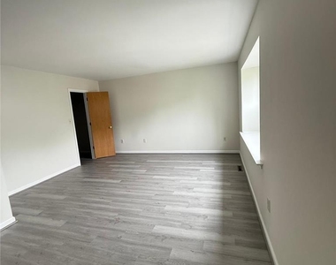 48 Olde Penn Drive - Photo Thumbnail 18