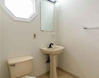 48 Olde Penn Drive - Photo Thumbnail 6