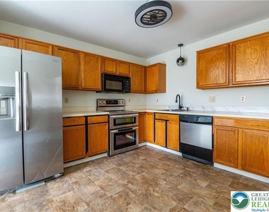 48 Olde Penn Drive - Photo Thumbnail 14