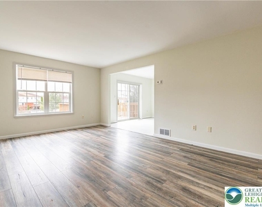 48 Olde Penn Drive - Photo Thumbnail 10
