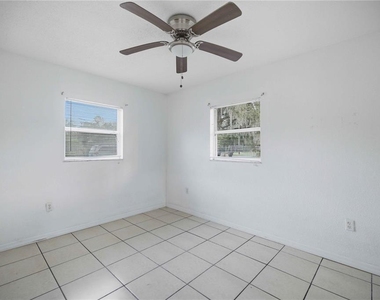 421 Ne 26th Court - Photo Thumbnail 14