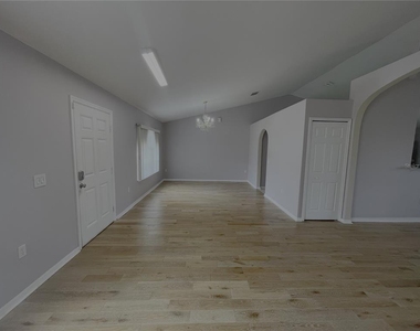 4535 Sw 42nd Street - Photo Thumbnail 2