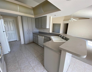 15980 Sw 27th Avenue Road - Photo Thumbnail 8