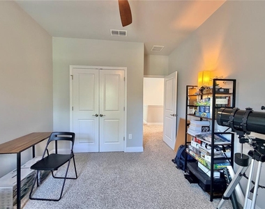 660 Rosewood Way - Photo Thumbnail 17