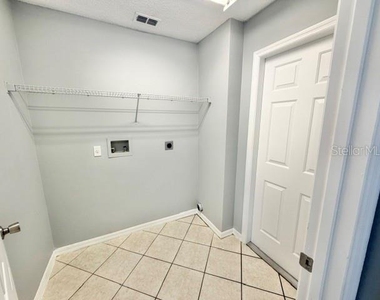 1081 Leeward Drive - Photo Thumbnail 5