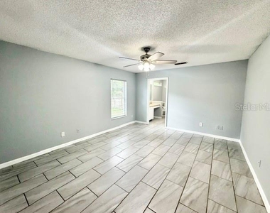 1081 Leeward Drive - Photo Thumbnail 7