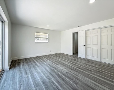 1755 Shore Acres Boulevard Ne - Photo Thumbnail 19